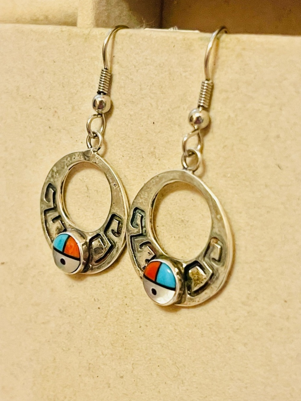 VTG NATIVE AMERICAN ZUNI Sterling Silver Sun FACE Earrings Turquoise
Coral MOP - Picture 3 of 6
